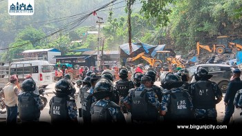 बाराको ३ नम्बर पुल क्षेत्रमा डोजर चल्यो, स्थानीयको आरोप– राज्यले गर्‍यो दमन
