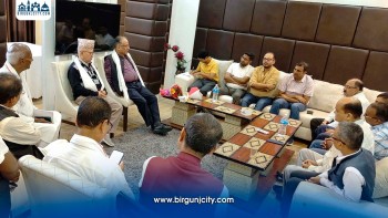 बीरगंजका उद्योगी व्यवसायीको पूर्वप्रधानमन्त्रीद्वयसँग छलफल