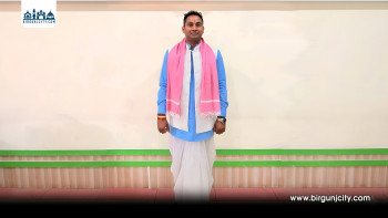 मधेशको मौलिक पहिरनमा शपथ लिँदै पर्सा–२ का सांसद सुशील कुमार कानु