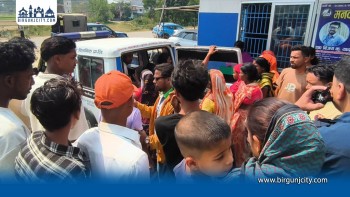 सिरहामा प्रहरी गाडीको ठक्करबाट २ वर्षीय बालक गम्भीर घाइते