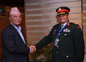 चीन भ्रमण सकेर प्रधान सेनापति सिग्देल स्वदेश फर्किए