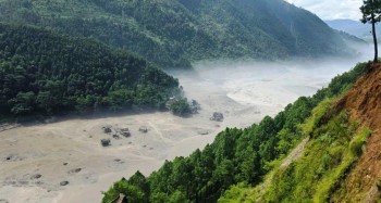 बाढीपहिरोको मारमा मधेसको पर्यटन क्षेत्र