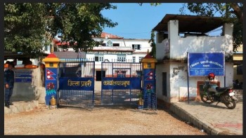 १३ लाख नगदसहित भारतीय नागरिक पक्राउ