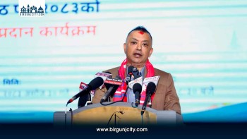 पार्टीको कार्यशैली बदल्न नियमित प्रशासनिक कामबाट अलग रहने गगन थापाको घोषणा