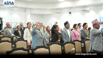 नीति तथा कार्यक्रममा विवाद– प्रधानमन्त्री अनुपस्थित, संसद दुई धारमा विभाजित