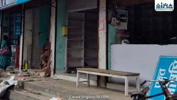 जीतपुरसिमरामा सार्वजनिक जग्गामा बनेका सटर व्यवसायीले आफैँ हटाए