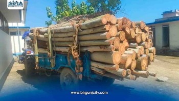 काठसहितको ट्याक्टर र मोटरसाइकल बेवारिसे अवस्थामा फेला, अनुसन्धान सुरु