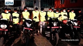 काठमाडौं प्रहरीले रात्रीकालीन लुटपाट गिरोह पक्राउ