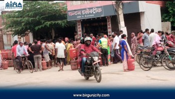 लहानमा ग्यासको हाहाकार, उपभोक्ता घण्टौं लाइनमा