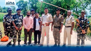 सीमानाकामा एसएसबीको कडाइ नगदसहित दुई जना पक्राउ