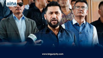 राजनीतिक रूपमा हाम्रो लडाइँका मैदान फरक छन्, तर यस्तो बेला हामी सबै एकै ठाउँमा उभिएका छौं : रवि लामिछाने