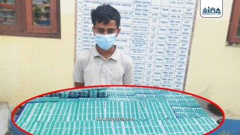 औषधी पसलमा लागुऔषध बेच्ने प्रहरीको फन्दामा