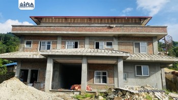 तीन वर्ष बित्दा पनि रेसुङ्गाको अत्याधुनिक सभाहल निर्माण सम्पन्न भएन