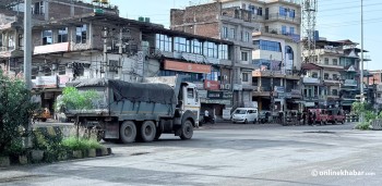 गुड्न थाले वीरगंज–पथलैया सडकमा गाडी