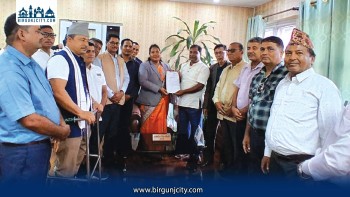बक्यौता अनुदान भुक्तानी माग्दै उखु किसानद्वारा कृषिमन्त्रीलाई ज्ञापनपत्र