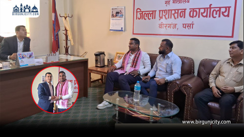 नारायणी अस्पतालमा दलाल र बिचौलिया विरुद्ध कडाइ गर्न पर्सा क्षेत्र नम्बर २ का सांसद सुशील कुमार कानुले गरे प्रमुख जिल्ला अधिकारीसँग छलफल