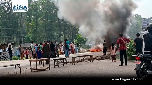 महोत्तरीमा वन अतिक्रमित संरचना हटाउने प्रक्रिया रोकिएपछि राजमार्ग अवरुद्ध, वार्तापछि यातायात सुचारु