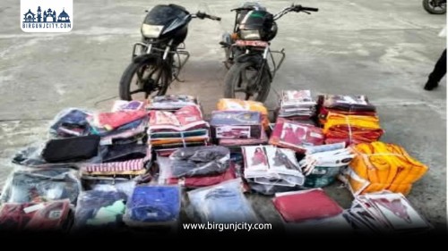 अवैध रूपमा ल्याइएका लत्ताकपडा र मोटरसाइकल प्रहरीको नियन्त्रणमा