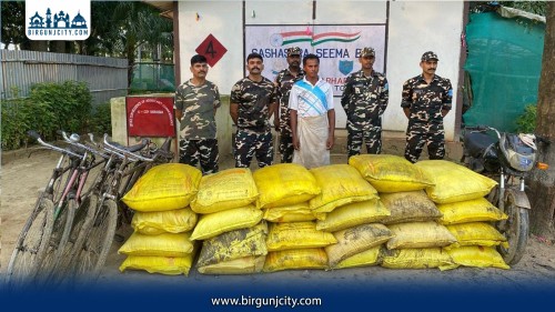 भारतबाट नेपालतर्फ तस्करी गर्न लागिएको २४ बोरा युरिया मल बरामद, एक पक्राउ