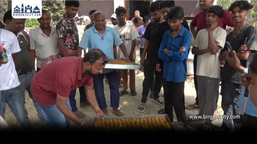 बालेन प्रधानमन्त्री भएकोमा पुर्ख्यौली गाउँमा मिठाई बाँडेर खुशीयाली