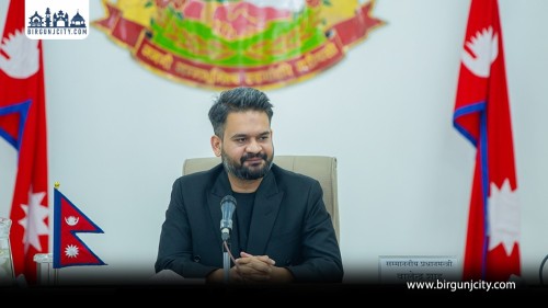 नबोल्ने यी प्रधानमन्त्री, बोलेरै नथाक्ने ती प्रधानमन्त्री