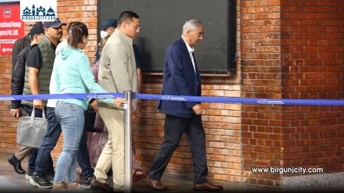 निर्वाचनअघि पूर्वप्रधानमन्त्री शेरबहादुर देउवा सिंगापुर प्रस्थान