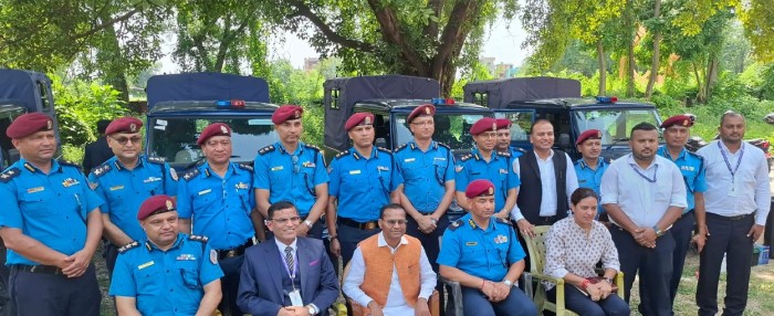 मधेश प्रदेश सरकारले नेपाल प्रहरीलाई दियो १२ वटा गाडी