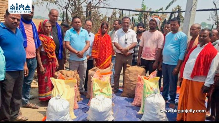 पर्सामा आगलागी पीडित तीन परिवारलाई राहत सामग्री वितरण