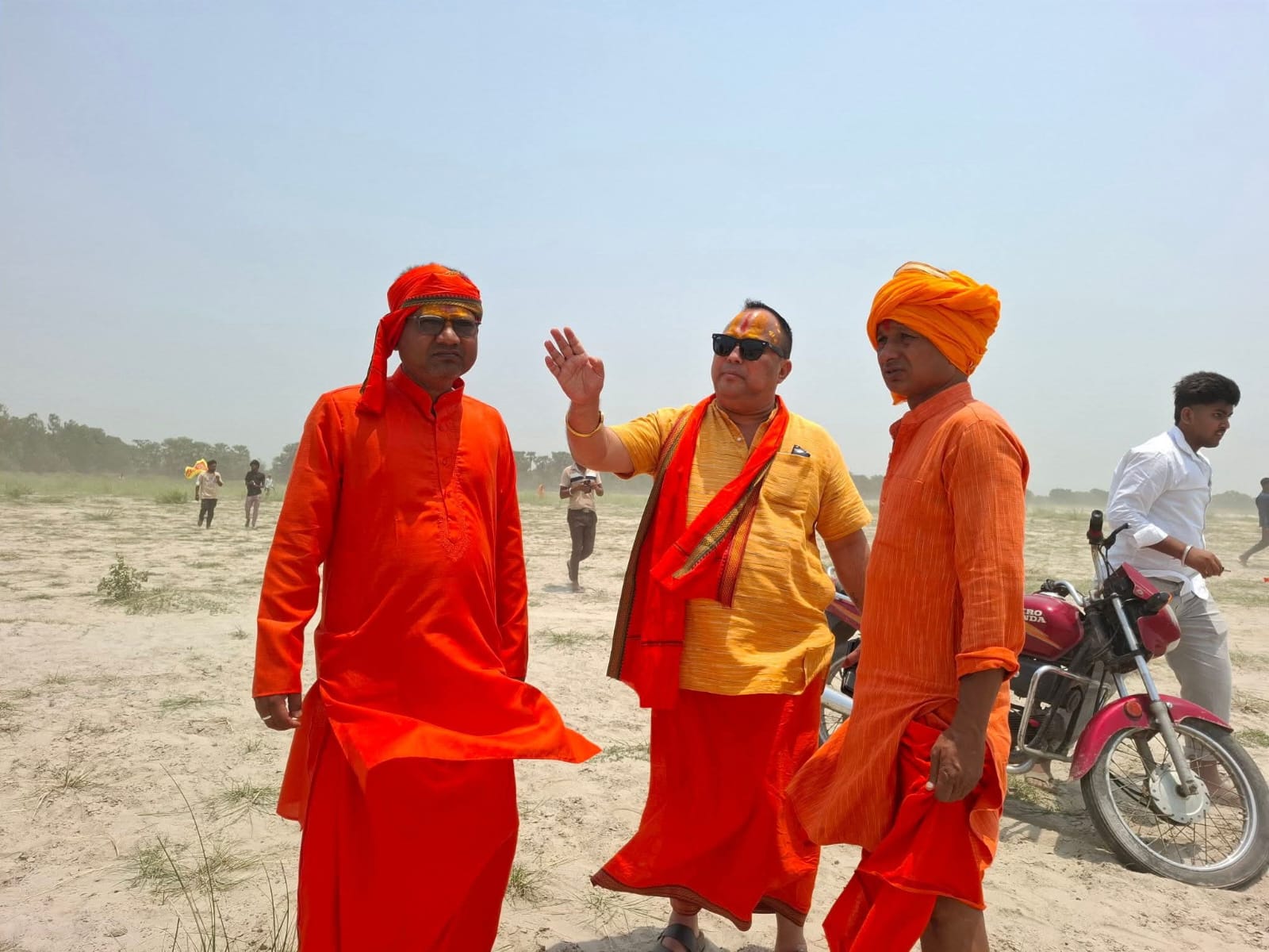जिल्ला अदालतबाट फरार वीरगंजका मेयर राजेशमान सिंह विहारकाे सिवानमा याेगीकाे भेषमा !