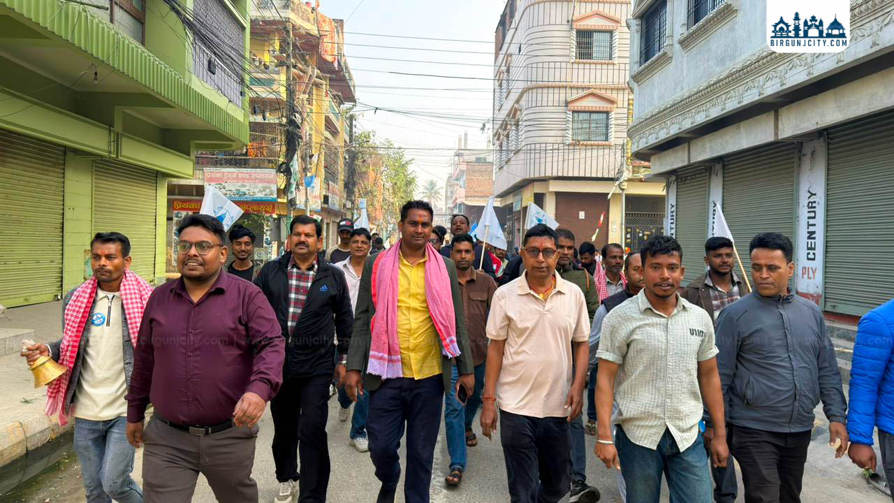 आदर्शनगरमा सुशील कुमार कानुले घरदैलो गर्दै, जनाए व्यवस्थित विकासको प्रतिबद्धता