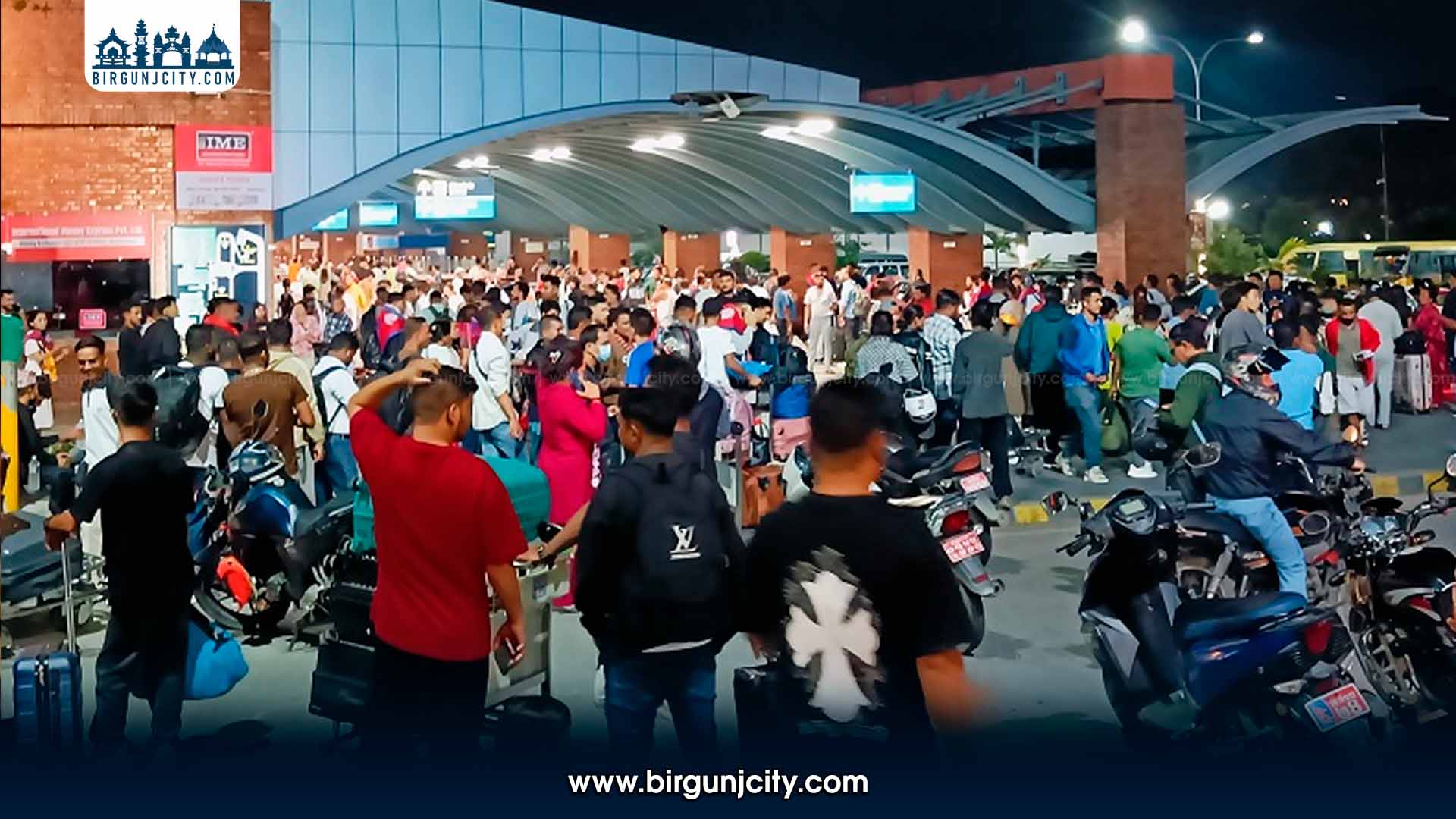 बडादशैँमा पनि रोकिएन विदेशिने नेपालीको लर्को, रोजगारी र भविष्यको खोजीमा युवा विदेशिँदै