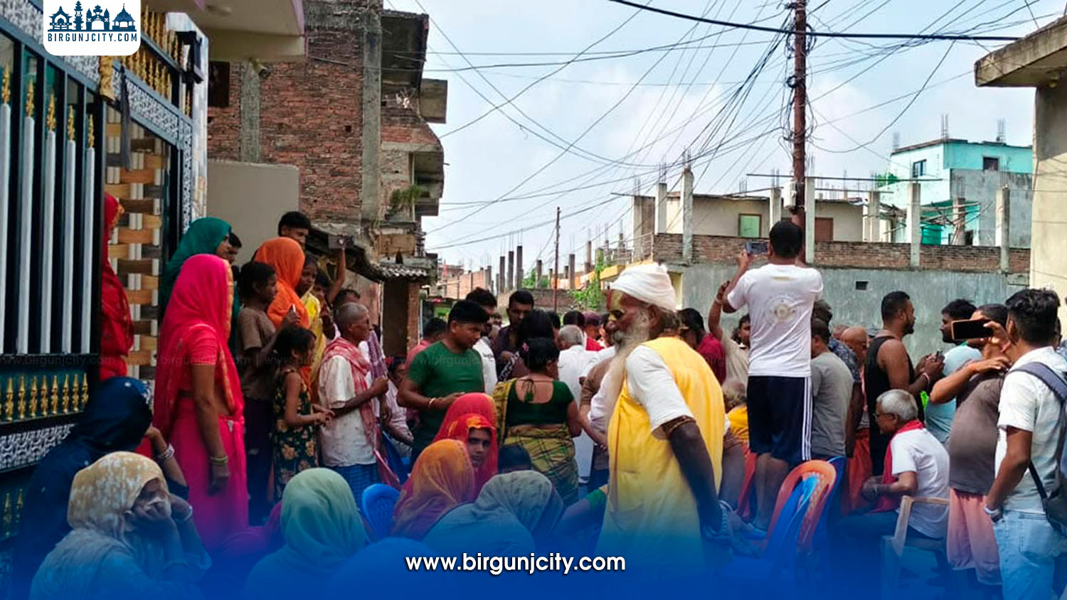 गुठीको जग्गा खाली गर्ने सूचनाविरुद्ध जनकपुरका स्थानीय सडकमा