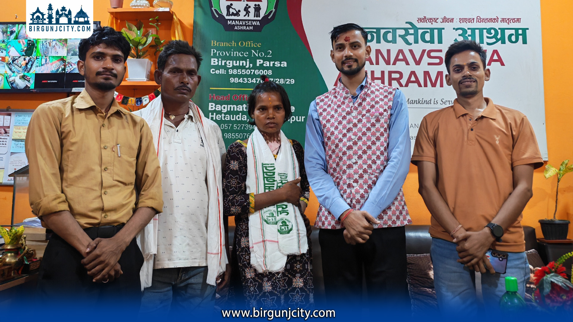 एक वर्षपछि परिवारको सम्पर्कमा आइन् महिला, मानवसेवा आश्रमको पहलमा भयो पुनर्मिलन
